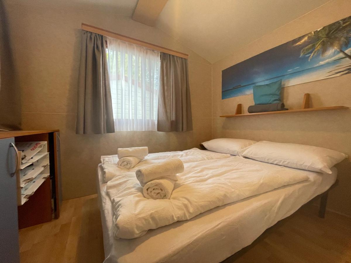 Dalmacia Mobile Homes And Caravans At The Beach Privlaka  Ngoại thất bức ảnh